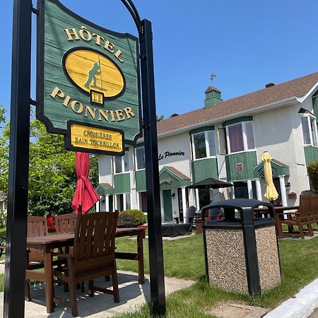 Hotel Le Pionnier Тадуссак Экстерьер фото
