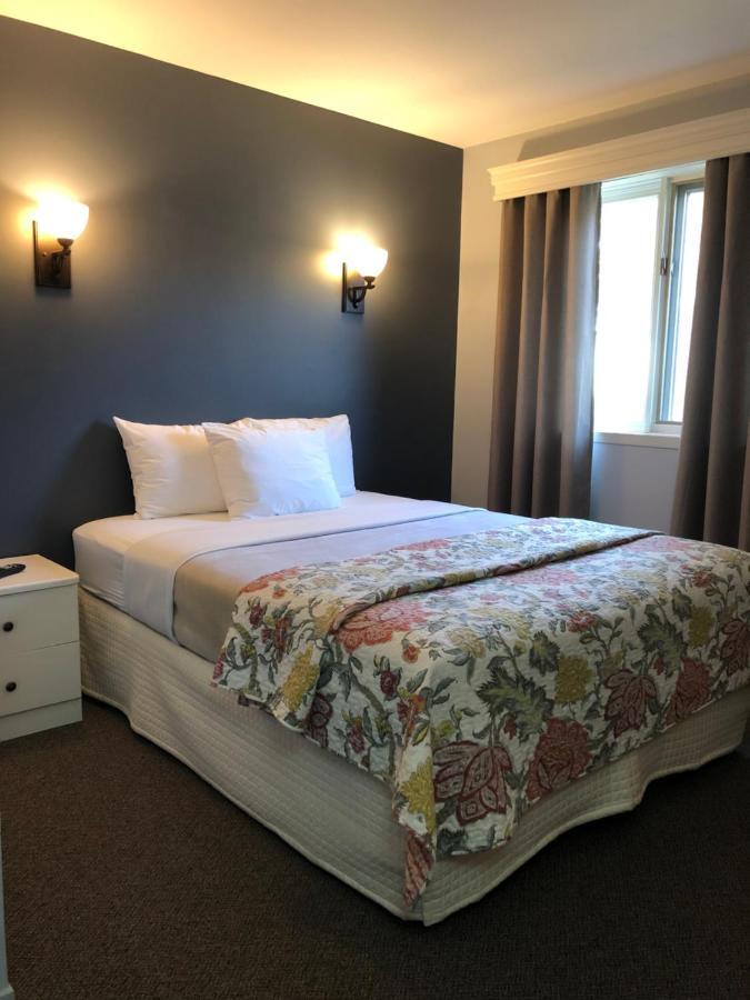 Hotel Le Pionnier Тадуссак Экстерьер фото